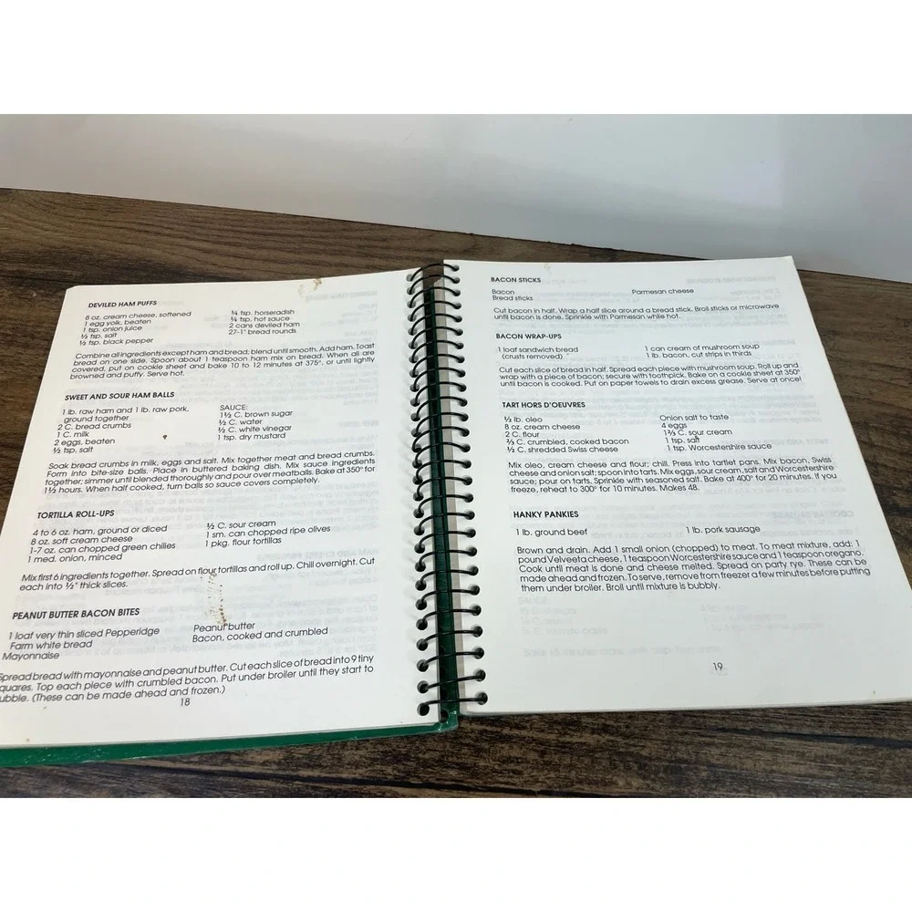 Baker's Dozen Cook Book Cookbook Waverly Iowa 13 Member Group Green Cover Spiral